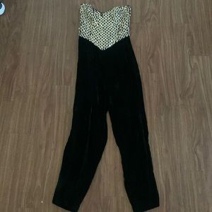 Vintage 80s Black Velvet Sleeveless Jumpsuit with Sequined Bodice Gunne Sax